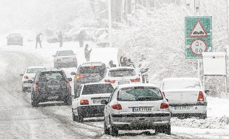 جاده های 18 استان کشور زیر بارش برف و باران