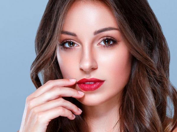 فیلر لب چیست و چگونه انجام می شود؟ فیلر لب چیست و چگونه انجام می گردد؟