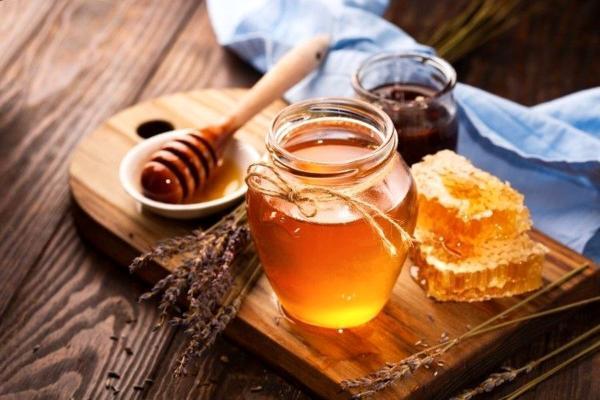 ویژگی ها و راه های تشخیص عسل طبیعی و تقلبی